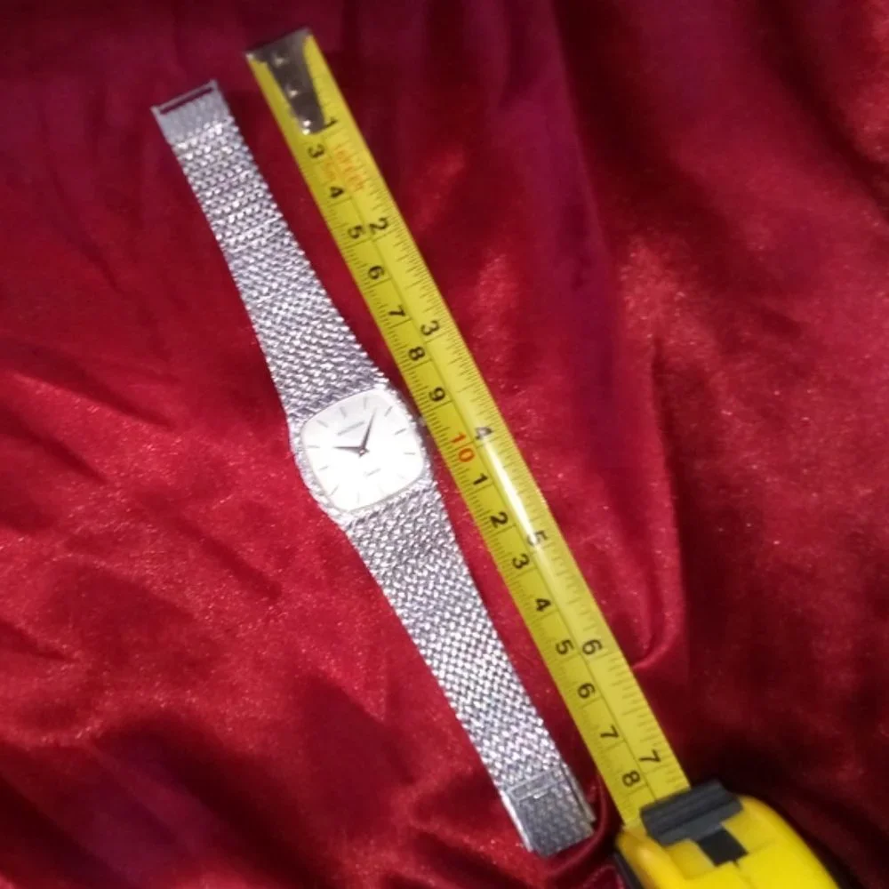 Vintage Waltham silver quartz watch time piece - Picture 9 of 9